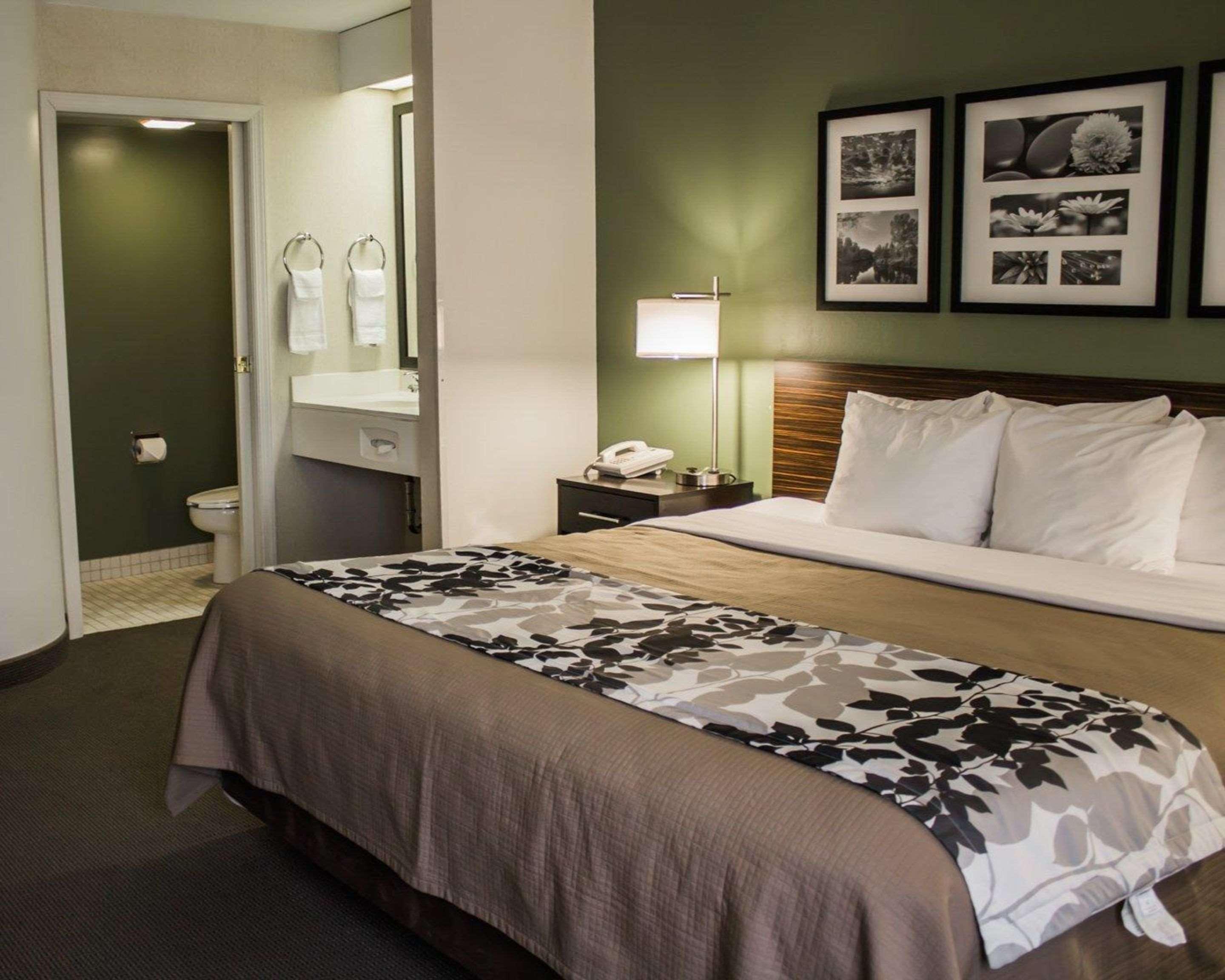Sleep Inn Geistown Екстериор снимка