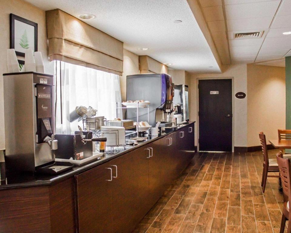 Sleep Inn Geistown Екстериор снимка