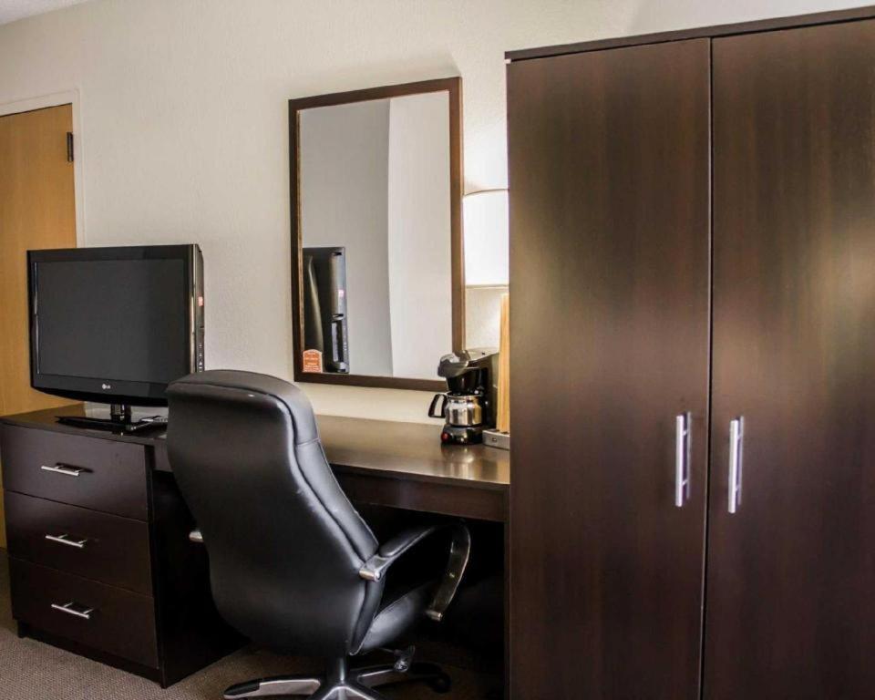 Sleep Inn Geistown Екстериор снимка