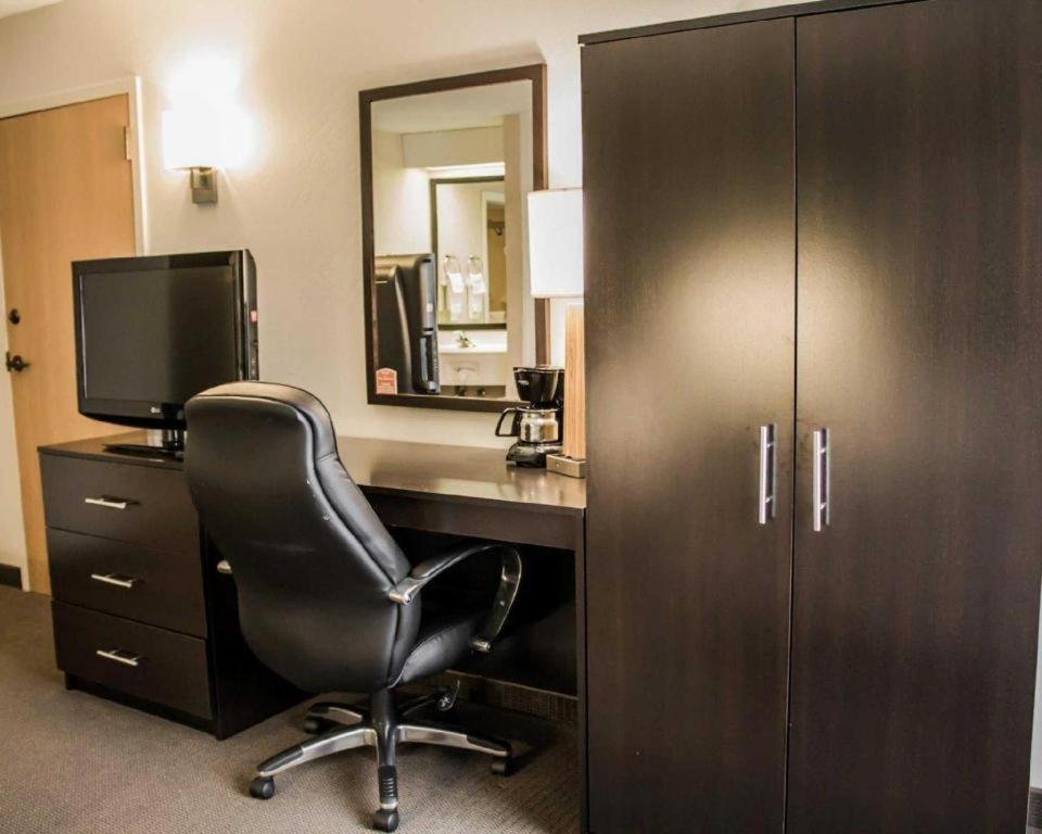 Sleep Inn Geistown Екстериор снимка