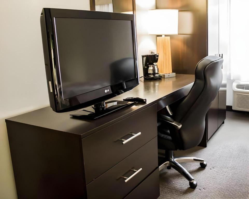 Sleep Inn Geistown Екстериор снимка
