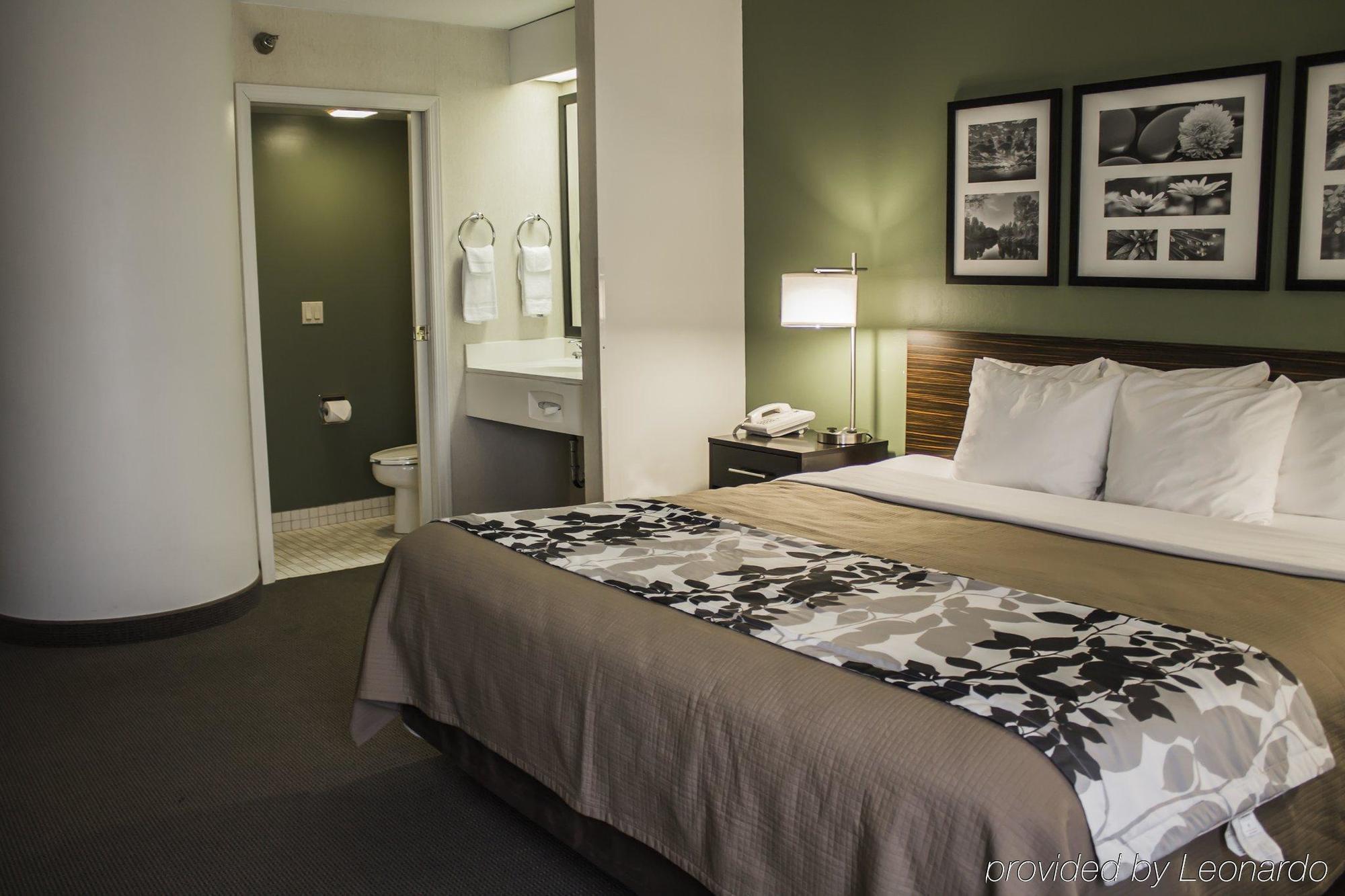 Sleep Inn Geistown Екстериор снимка